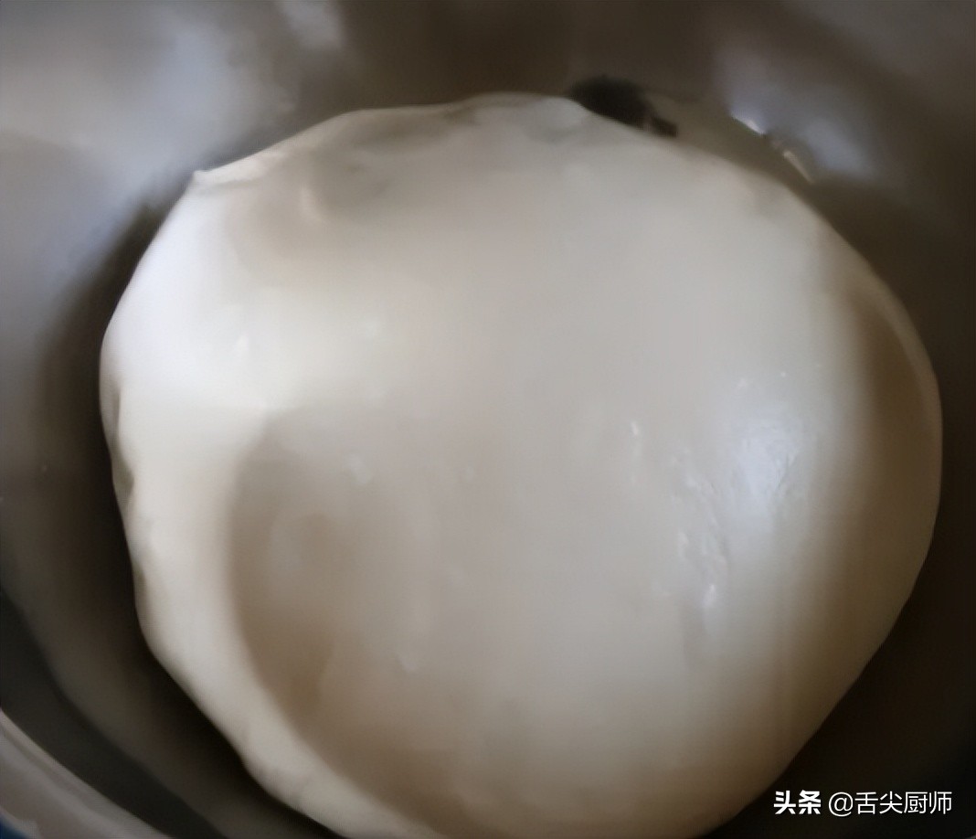 自己在家做绿豆饼，皮薄馅大，酥到掉渣，简单易做，小白一次成功