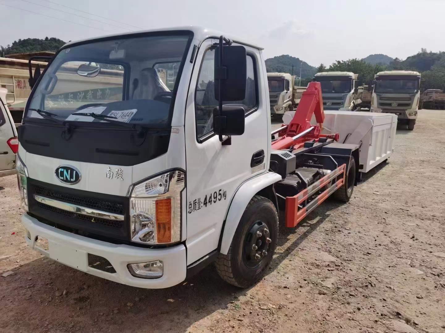 蓝牌南骏勾臂式自卸车能上路吗,蓝牌钩臂自卸车视频