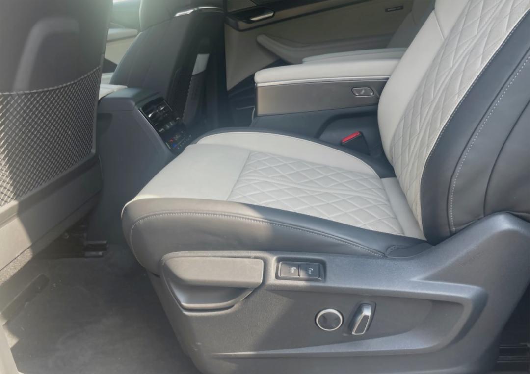 奥迪q6etron,试驾q6奥迪