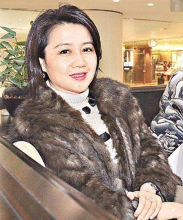 护工郑咏诗现状,郑咏诗为什么离开赌王