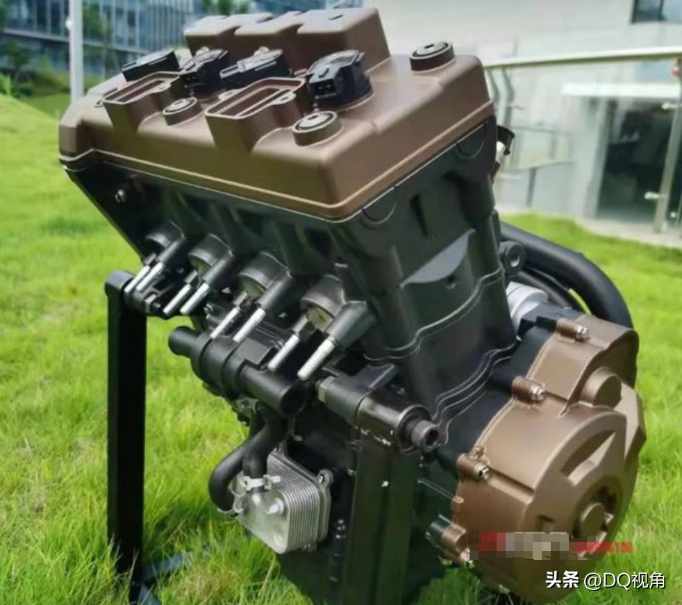 嘉爵四缸800川藏线测试进行中,嘉爵800四缸川藏线