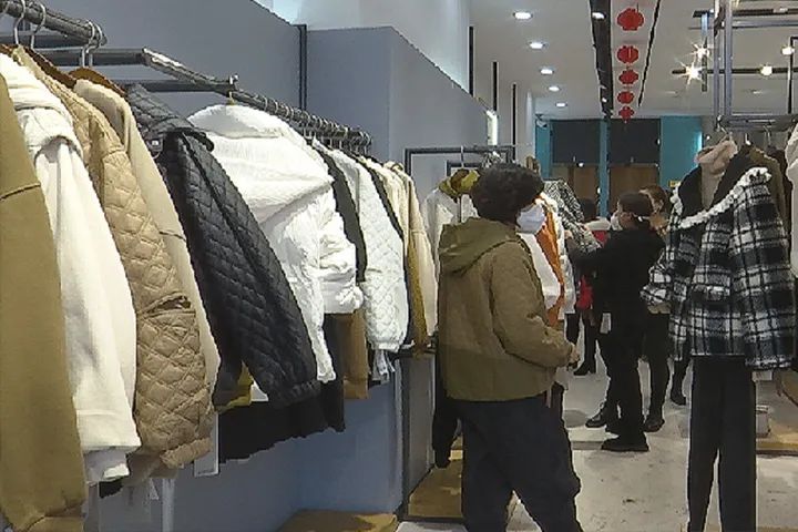 外贸订单急剧增,轻薄羽绒服外贸出口公司