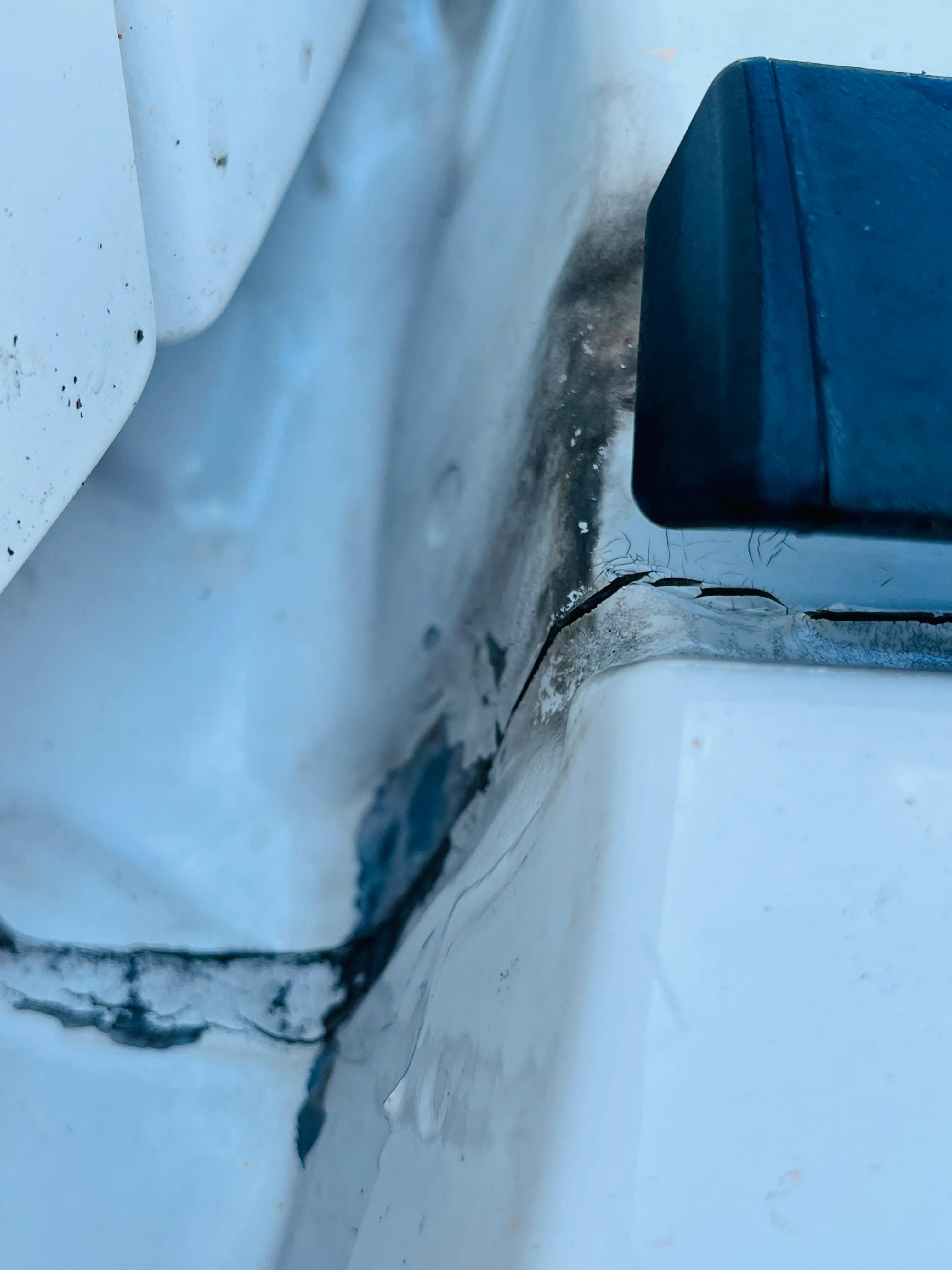 12款福克斯两厢后备箱左边漏水,12款新福克斯两厢款后备箱漏水