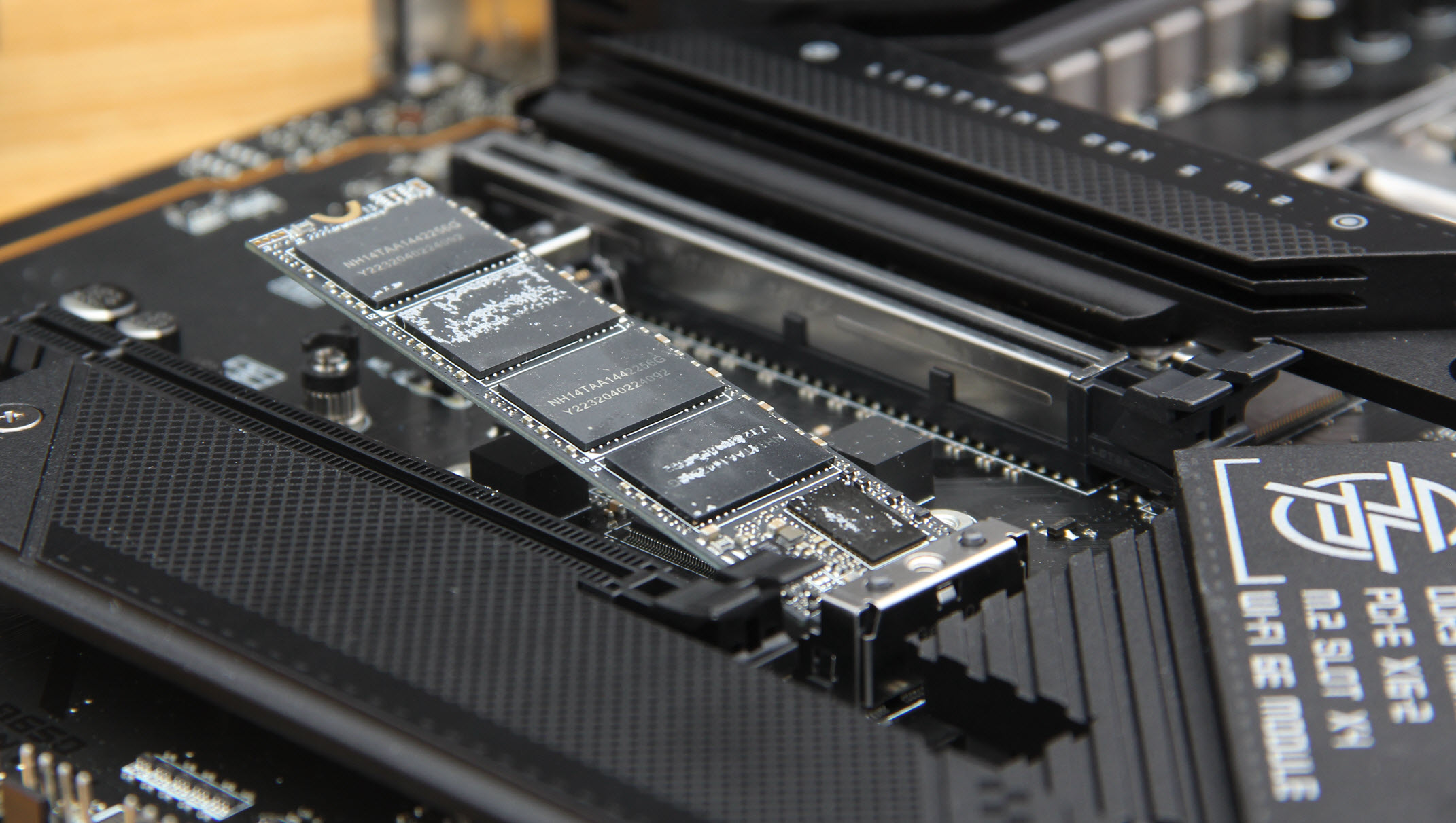 pcie3.0固态硬盘哪个比较稳,nvme硬盘pci-e2.0和pci-e3.0有什么区别