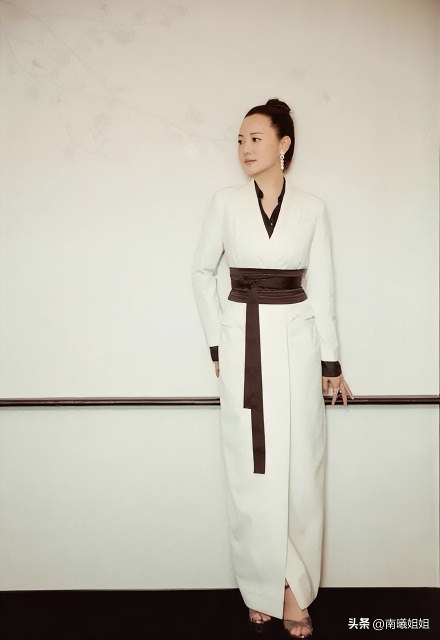 陈数秋冬穿衣搭配,明星穿搭碎花裙陈数