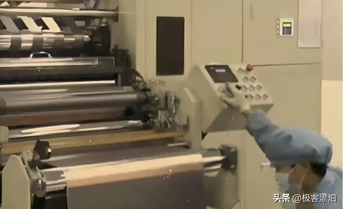 藏得太深！宁德时代和比亚迪的“幕后大佬”，居然是卖西服的？