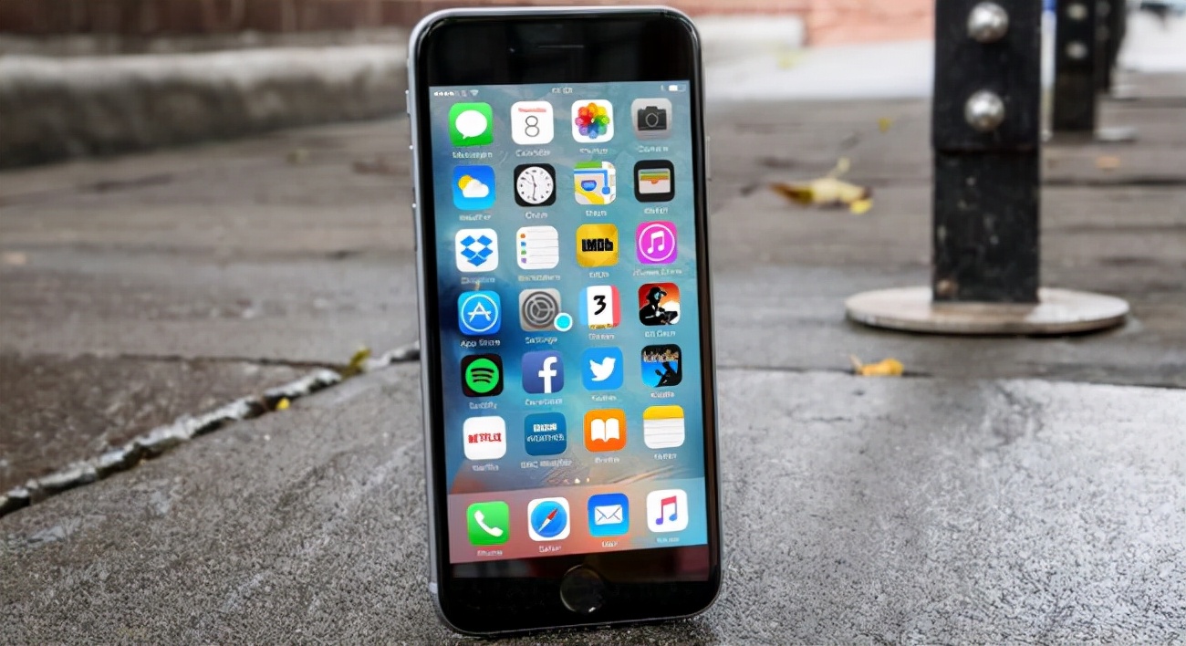 花6000多买iphone6,现在花1000元买苹果6sp值不值