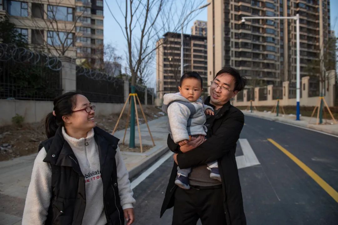 大学生求职时不应该以薪资为重,大学生求职时应不应该以薪水为重