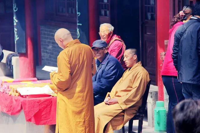 去当和尚的好处,出家的和尚是否会接触社会