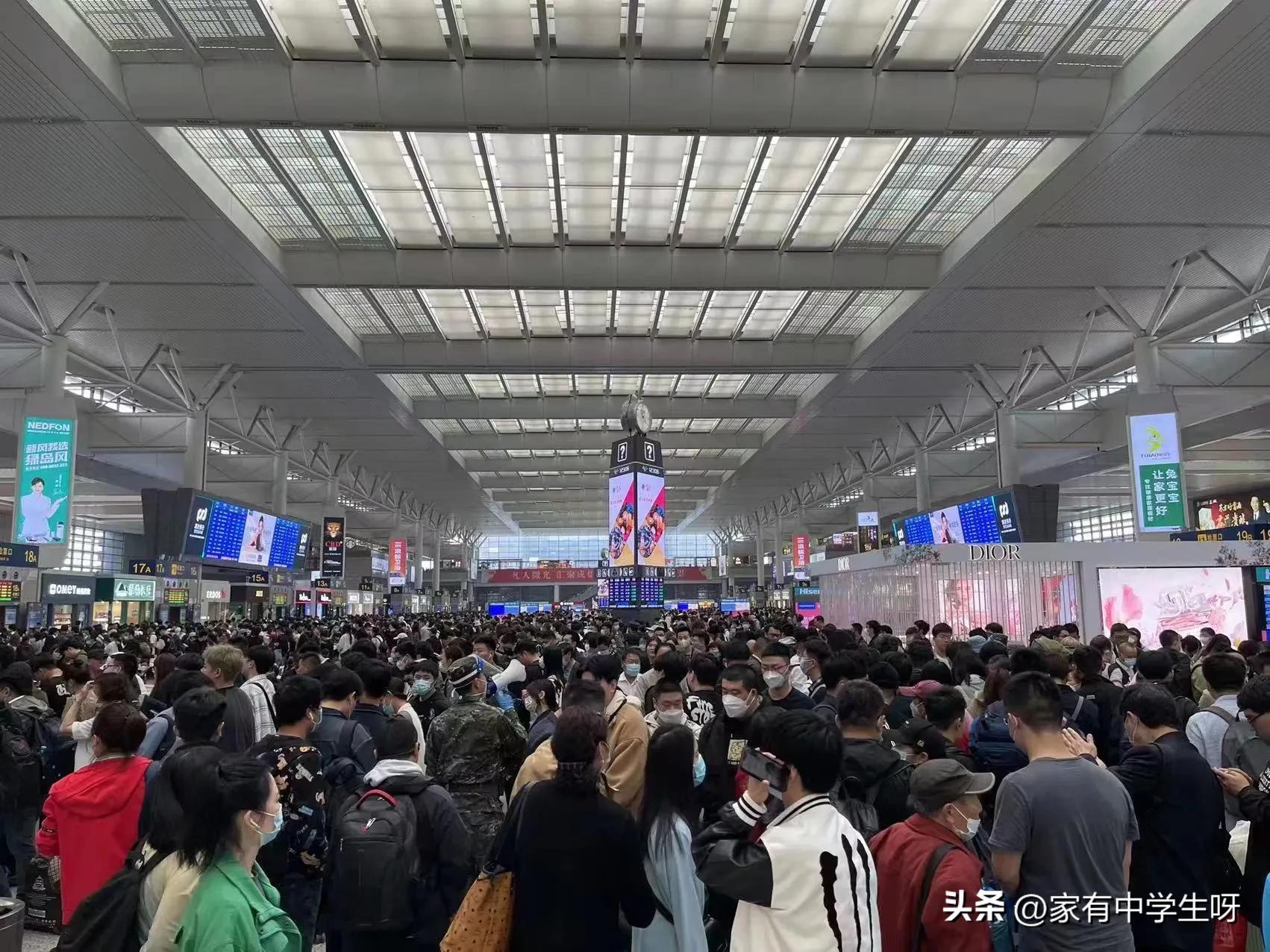 五一假期一票难求的文案 (已经一票难求五一小长假)