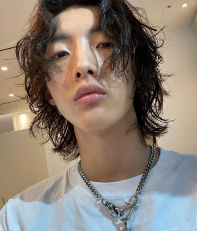 男生韩剧烫发发型推荐,韩式男生烫发推荐蓬松