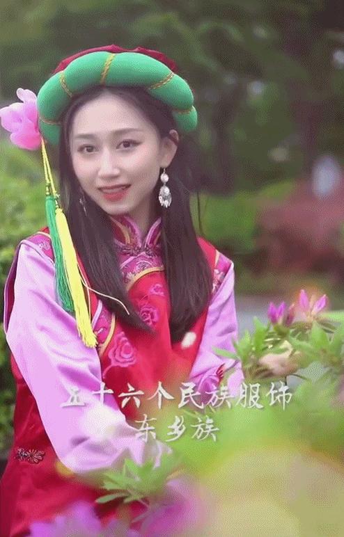 90后湖北姑娘拍56个民族服饰抖音,95后女孩耗时247天拍摄56民族服饰