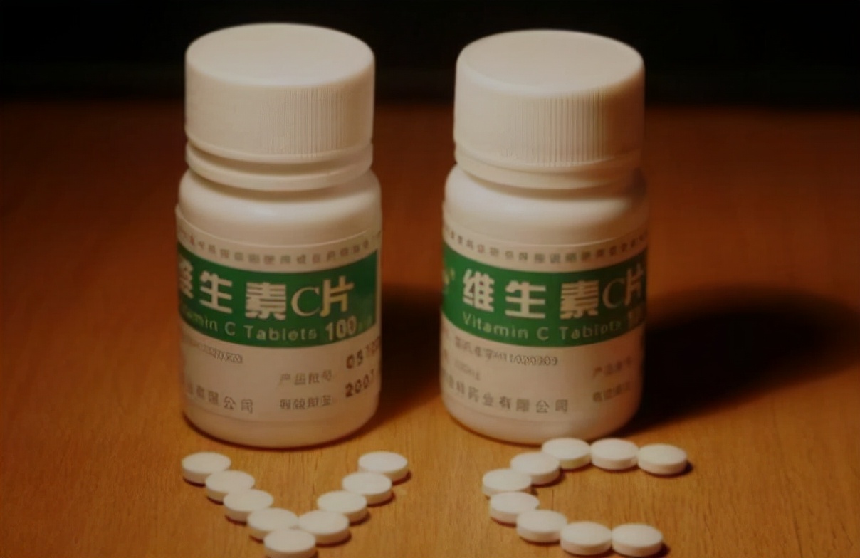 2块钱一瓶维C与98元一瓶维C，有啥不同之处？医生说出实情