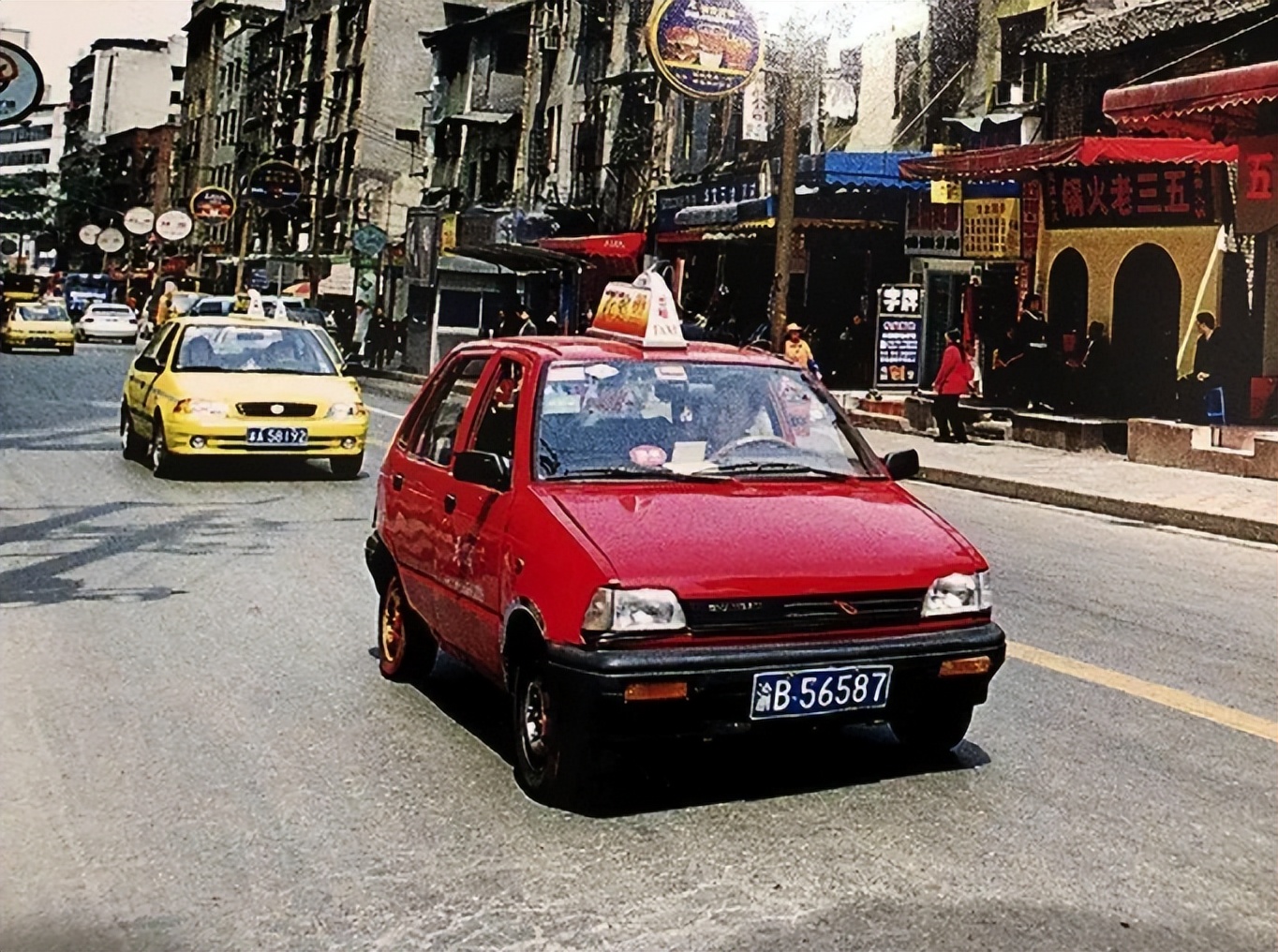 重庆的出租车为什么叫黄色法拉利,重庆法拉利出租车一般用什么车