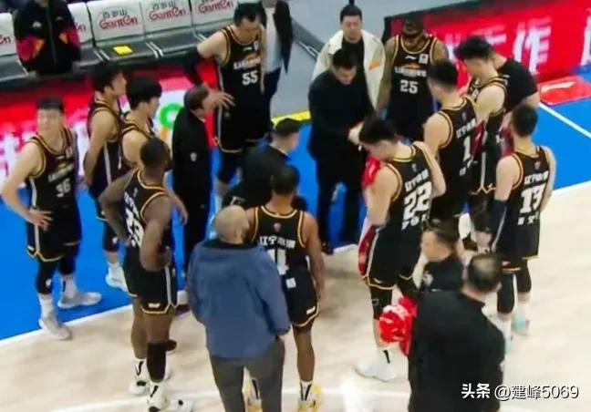 进入cba半决赛的球队,cba半决赛几个球队