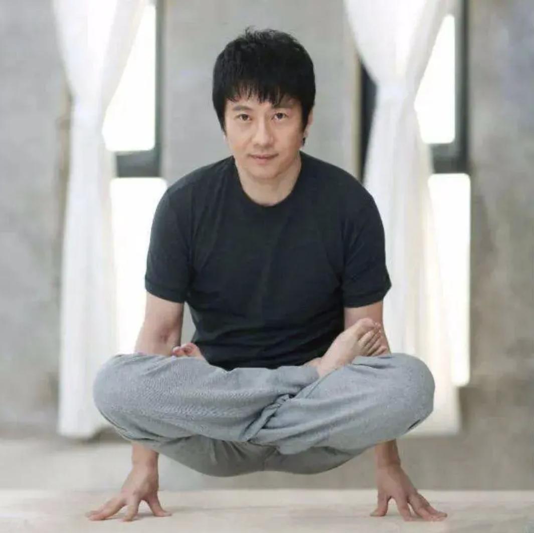 明明是女人，但却自称是“男人”，承认自己的性别有那么难吗？