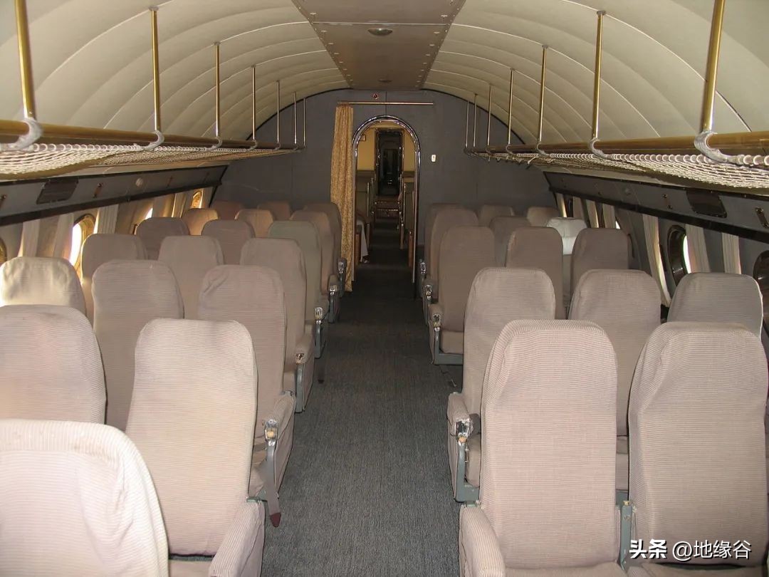 俄罗斯飞机无起落架降落,俄罗斯大飞机最新消息