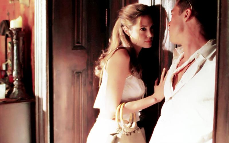 《错换人生》:以轻松幽默的手法呈现出人际、家庭和爱情等问题