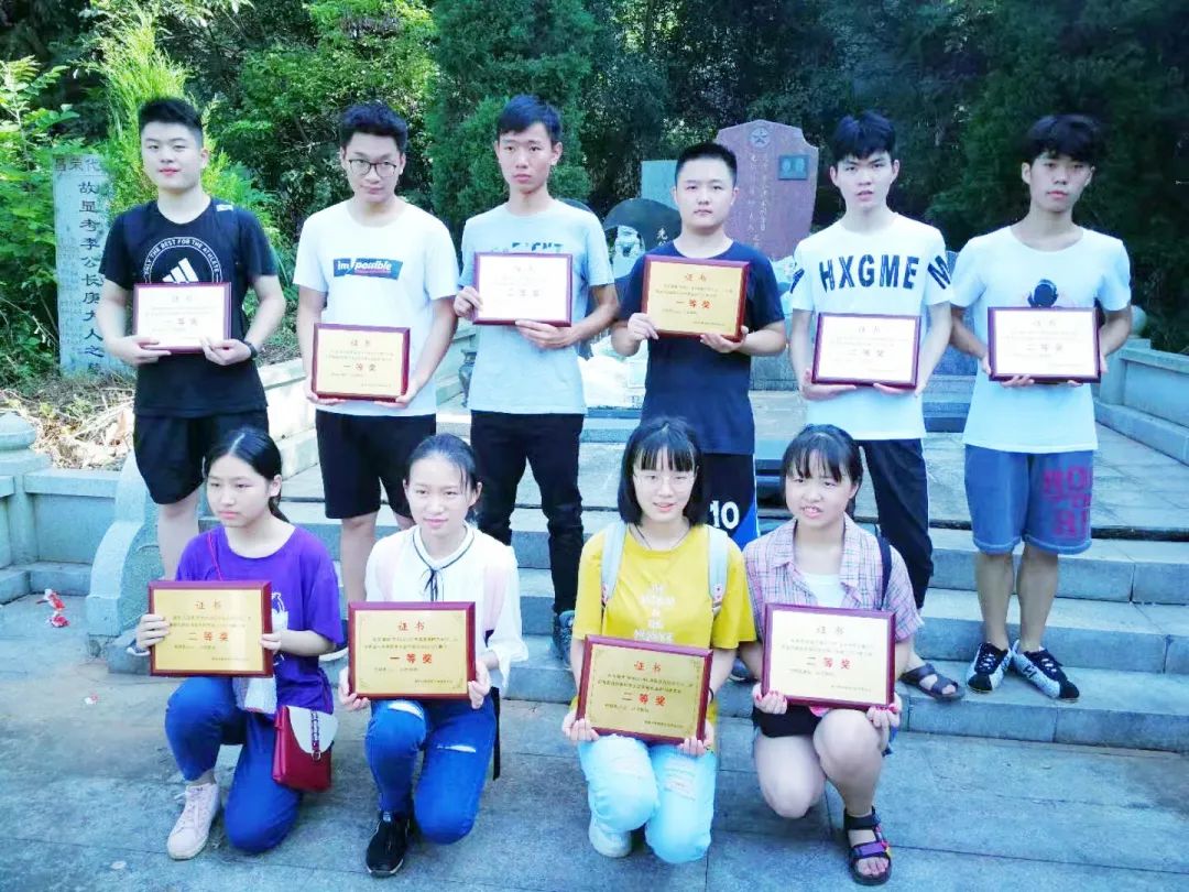 一个小山村走出600多名大学生,小山村15年走出300位大学生视频