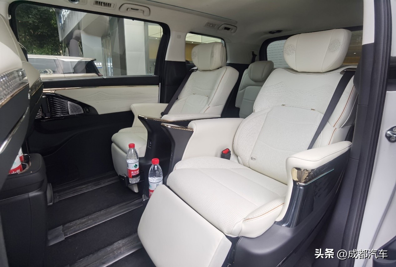 传祺e9腾势d9详细对比,传祺E9腾势D9测评视频