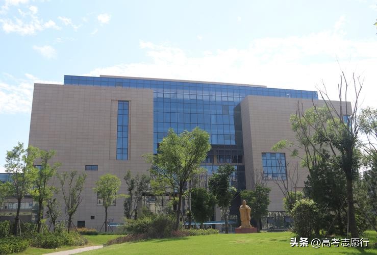 让一本线20多分填二本亏不亏,一本的分数报考二本学校