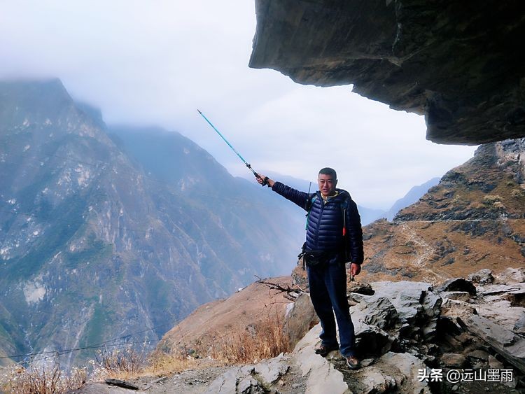 虎跳峡徒步最惊险的路段,虎跳峡高路徒步最难走路段
