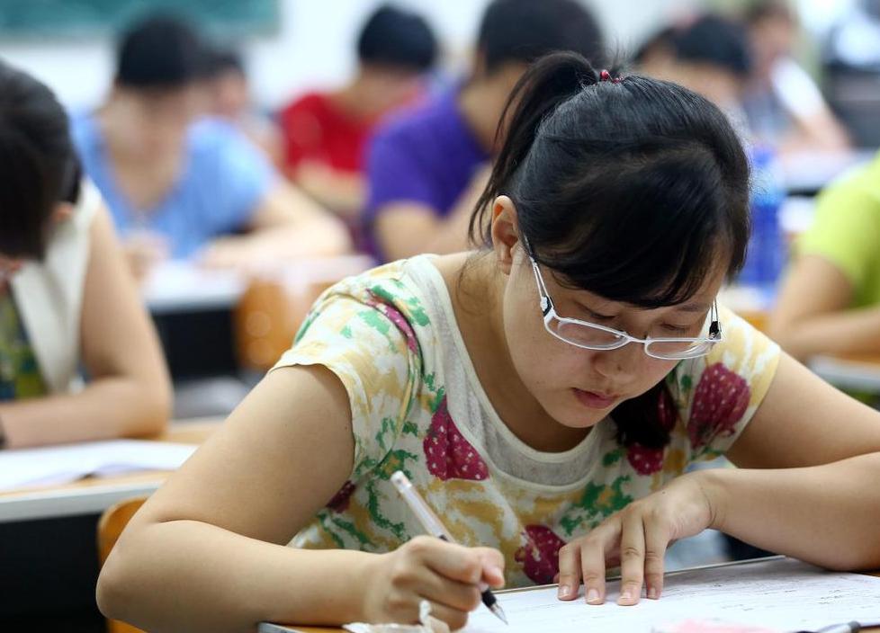 这4类大学一毕业就是铁饭碗,毕业后报哪些专业属于铁饭碗