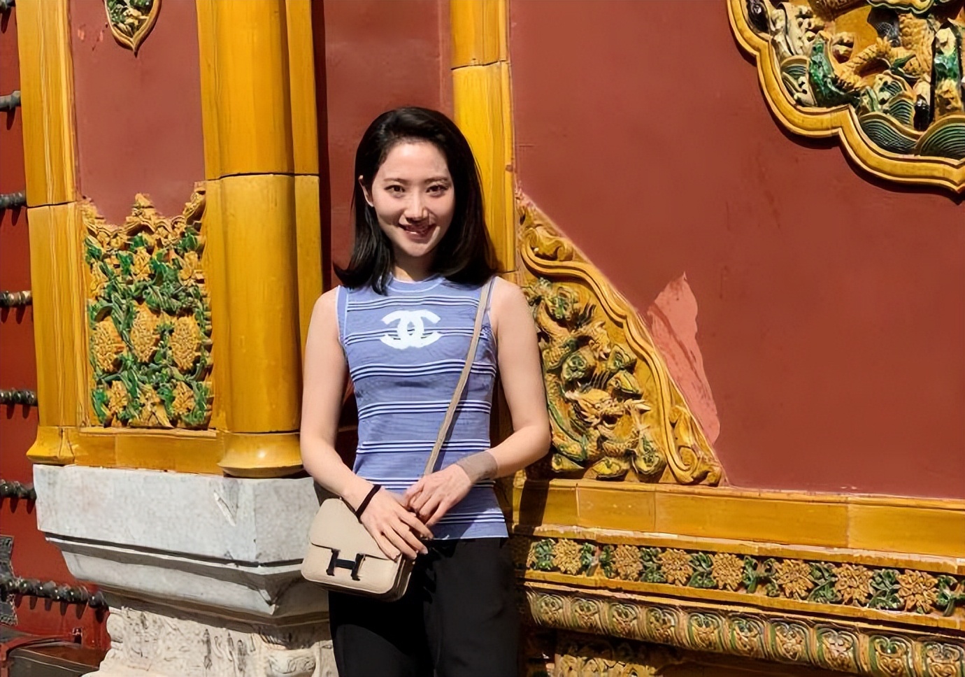 国足太太团斗艳美如画,国足太太团真实身材