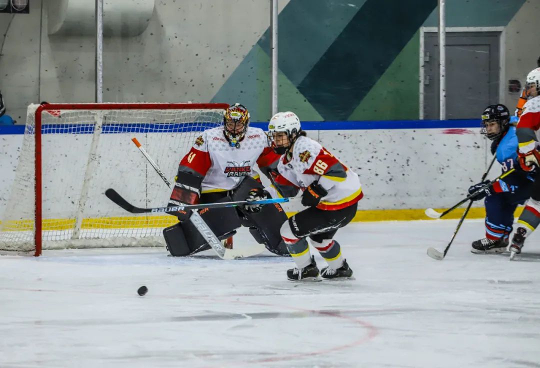 WHL|深圳万科阳光客场4比1再胜比留萨，用四连胜结束客场之旅