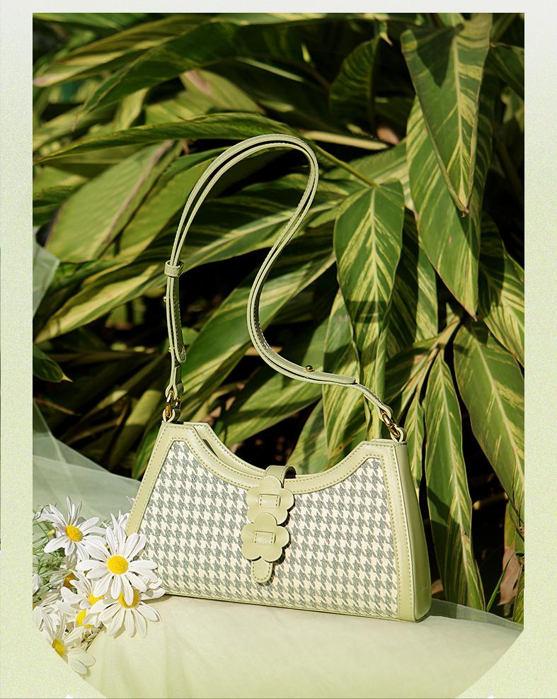 40到50岁女人适合背什么包包,40岁女性背什么牌子的包包