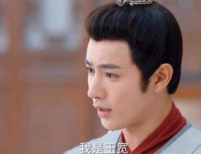 虽说“男人看鼻子”，但这些男演员的“大鼻子”，写满了“假”字