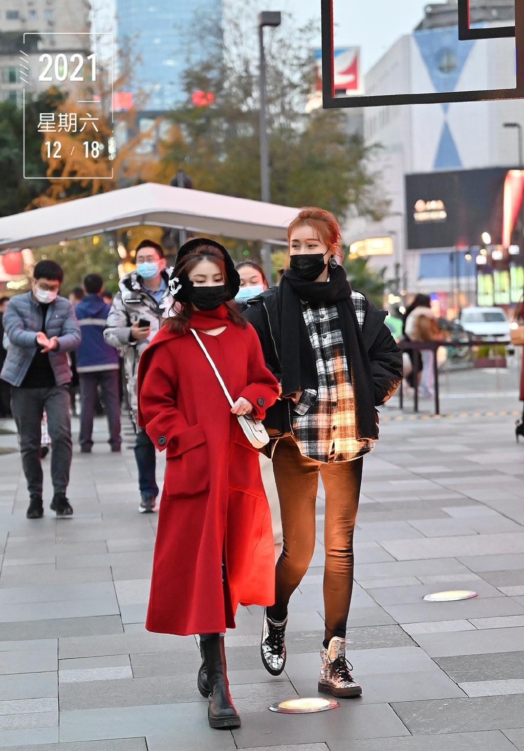 成都女生穿衣大气端庄,成都女人冬天穿衣风格