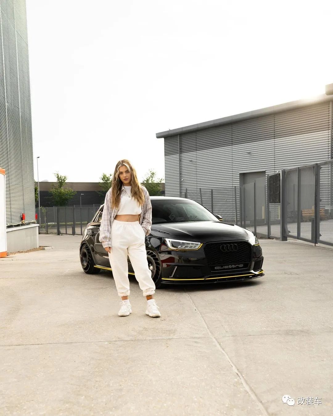 奔驰c级小姐姐改装,奔驰威霆改装小姐姐