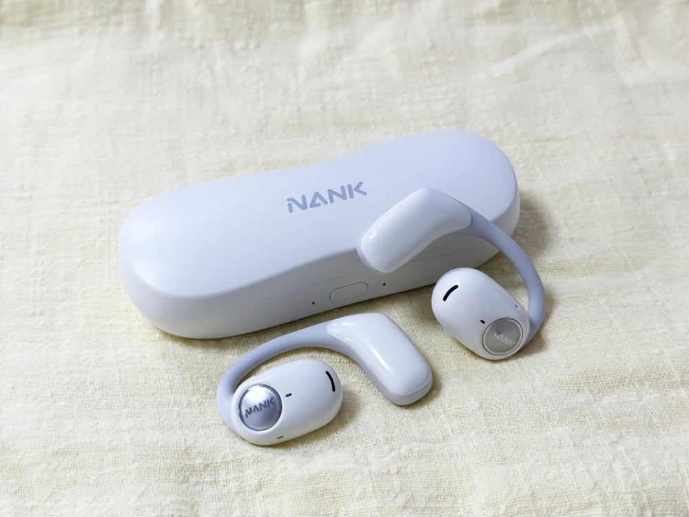 开放式耳机音质好不漏音,耳机半开放式和开放式的区别