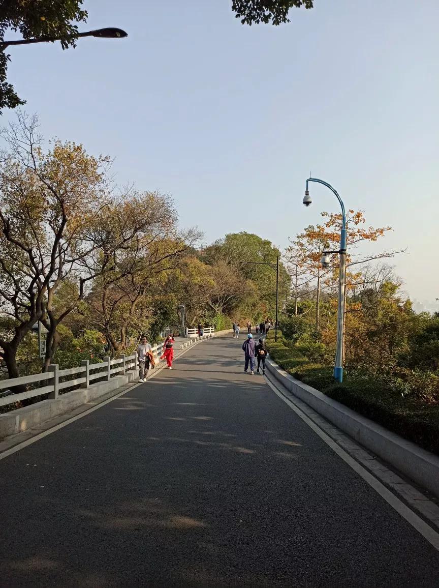 白云山适合徒步吗,一路徒步上白云山