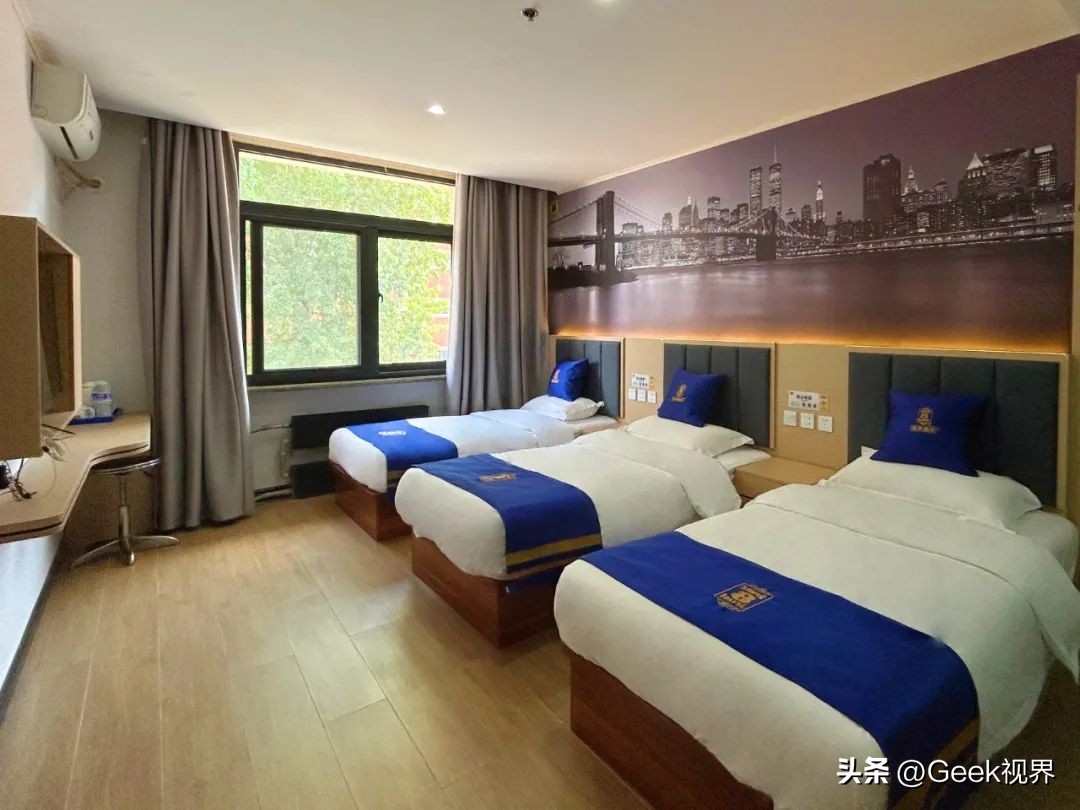 速8酒店丨夹在园林和学府之间的酒店