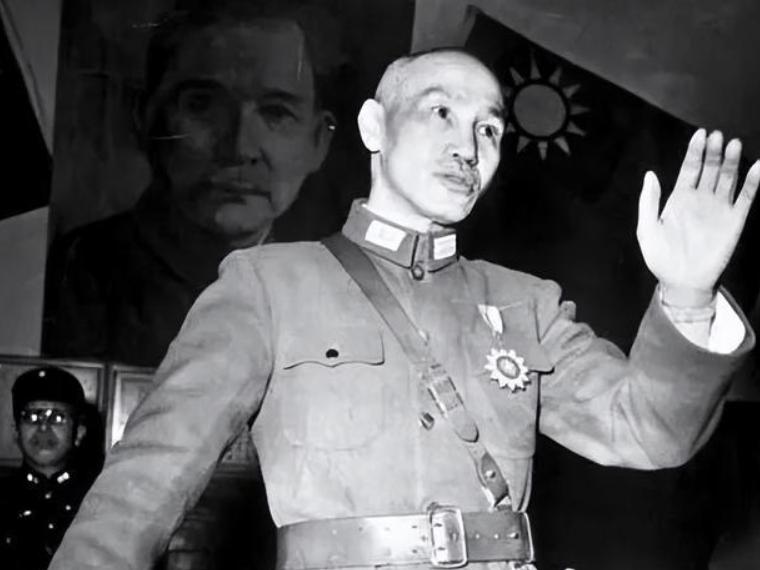 蒋介石去山庙算命，老道写下8个字，24年后，蒋介石才明白其含义