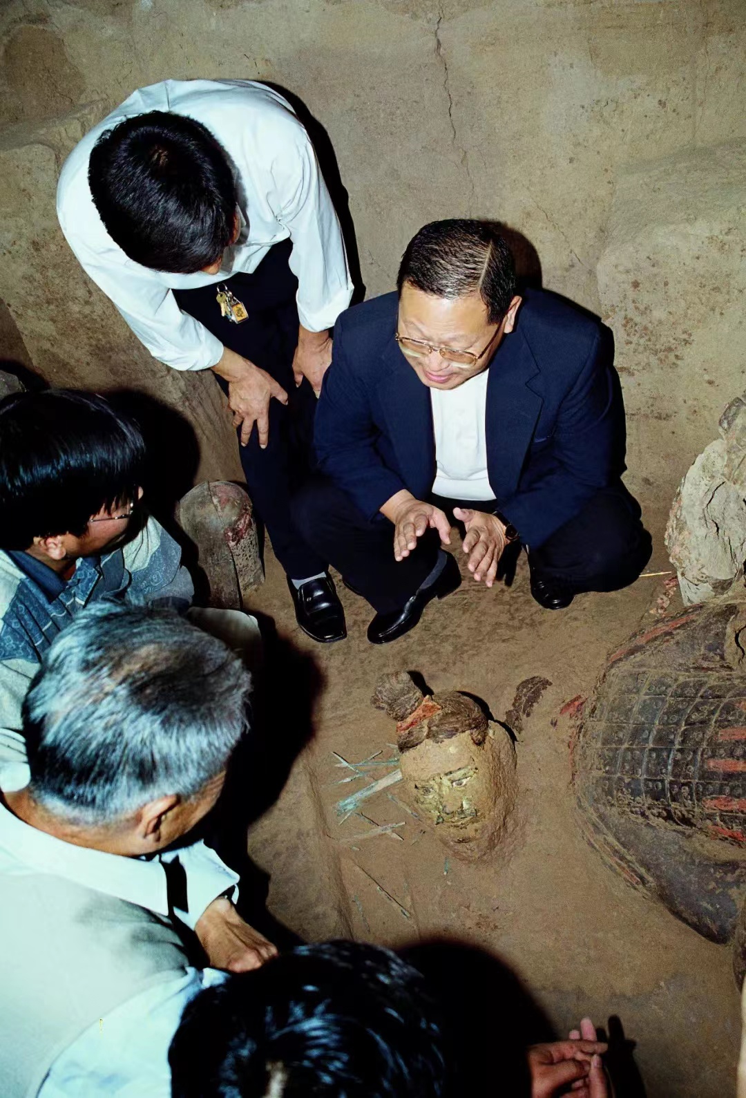 秦俑一号坑最新考古发现图片,偷偷考古发现秦俑是真的吗