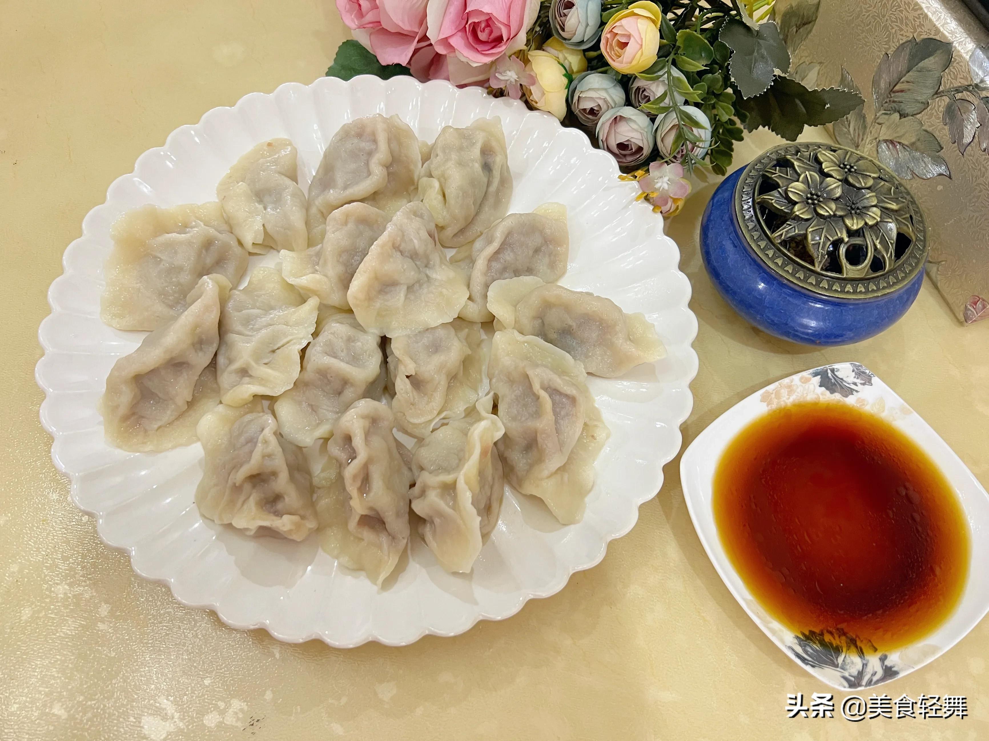 为啥调好的牛肉馅里有水,怎么调牛肉馅肉不发死