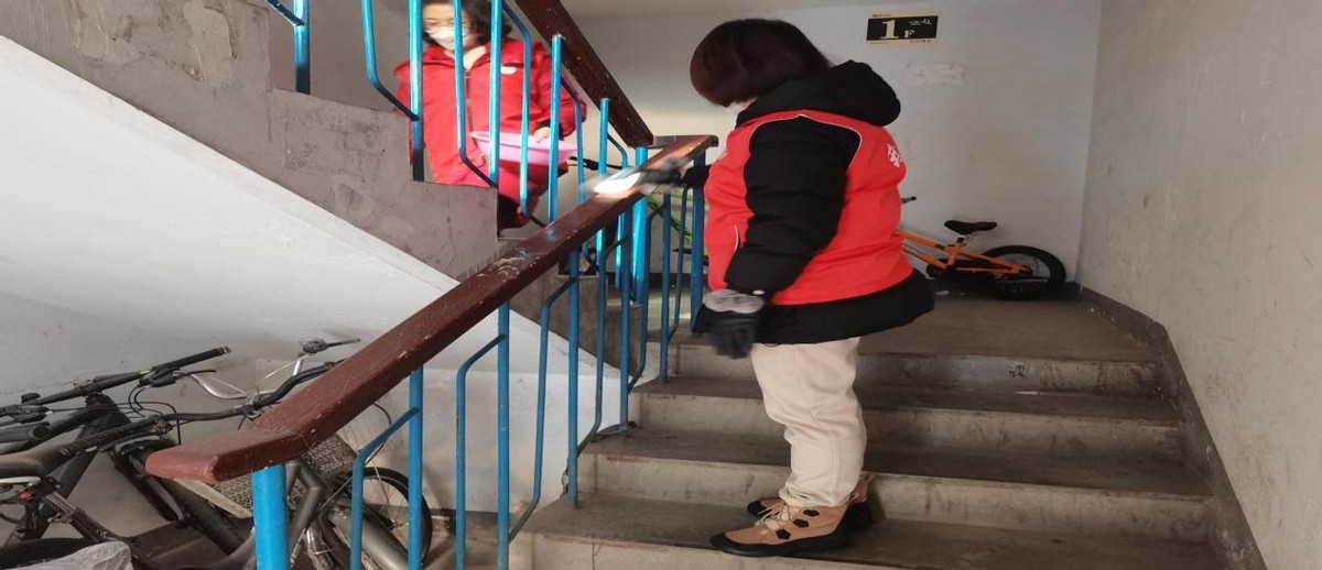 暖心社工在身边,扎根社区铸忠诚用心服务暖人心