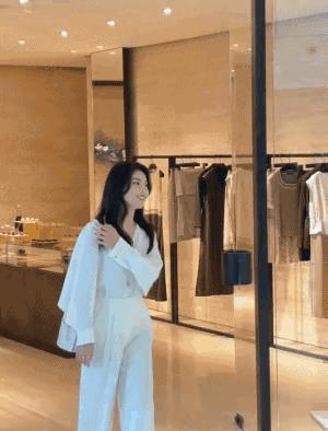 44岁刘涛颜值回春对比图,刘涛颜值回春撞脸