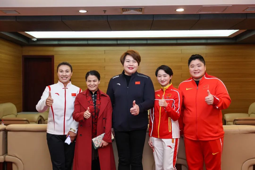 五位奥运冠军抢金牌,2021奥运冠军走进人民大会堂