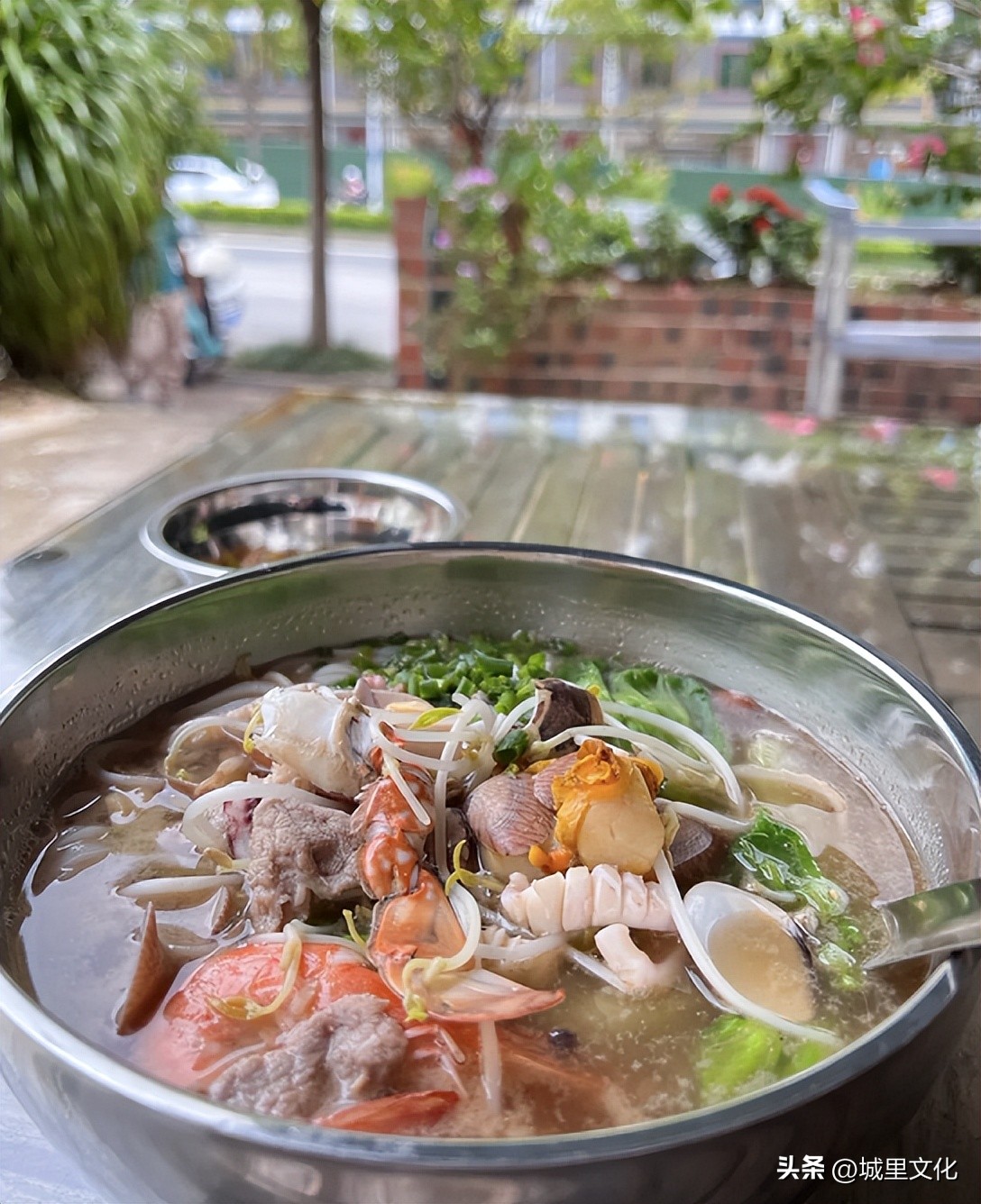 南宁朝阳海鲜粉推荐店,南宁无名螺蛳粉