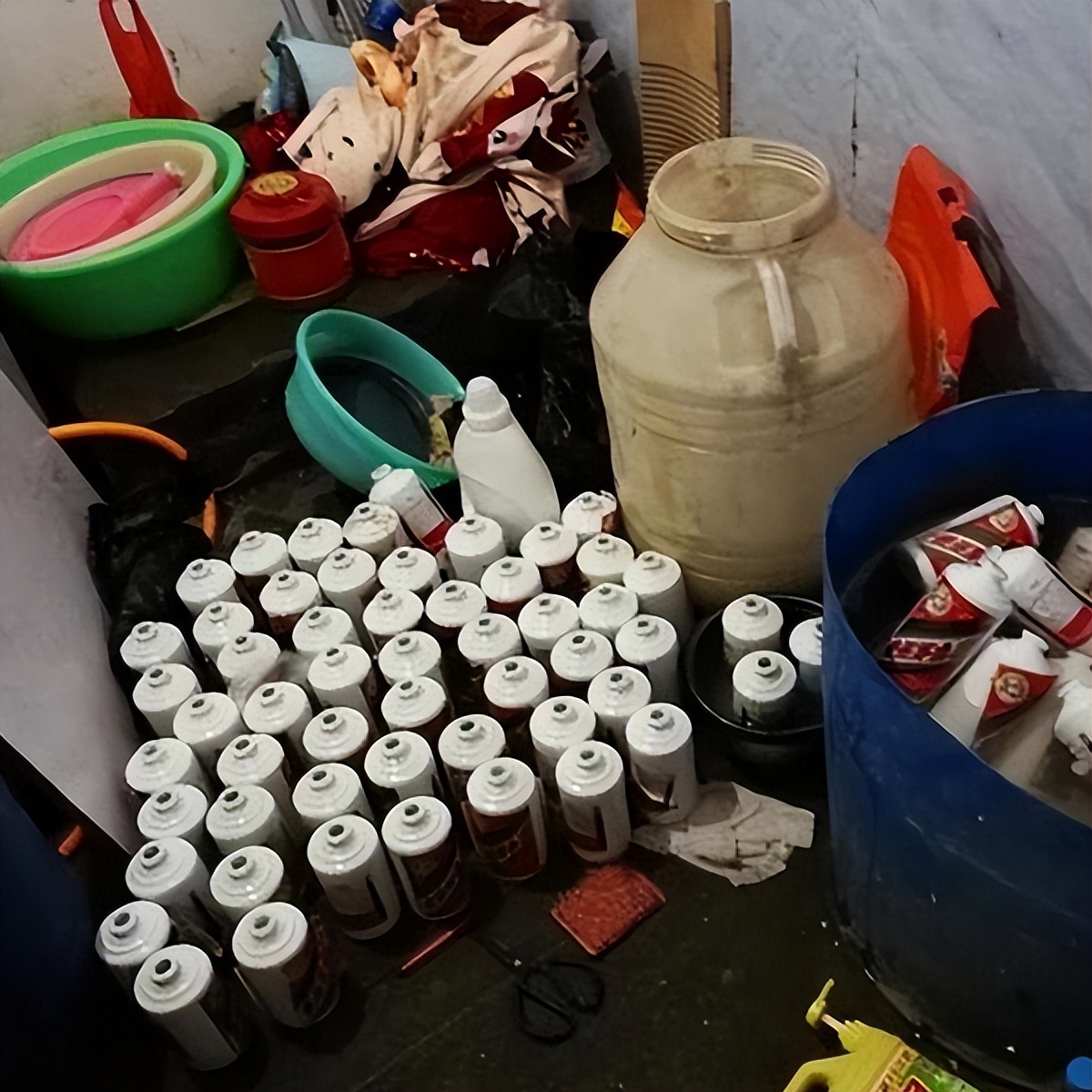 朋友叔叔花45元收9个酒瓶，转天卖到天价！而专家却说：亏大了！