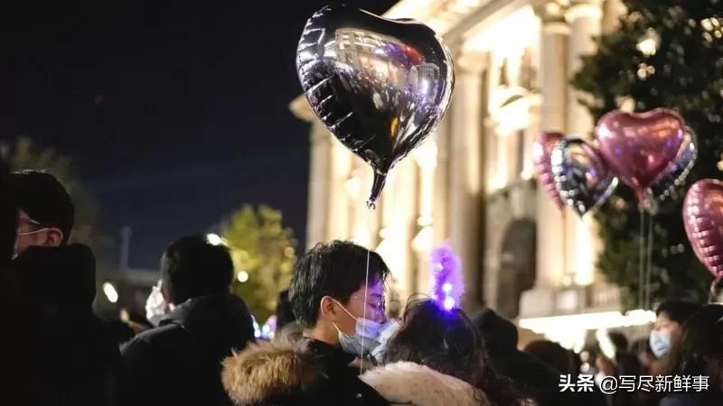 同时有两个伴侣男人更爱哪个,同时拥有多个男朋友正常吗