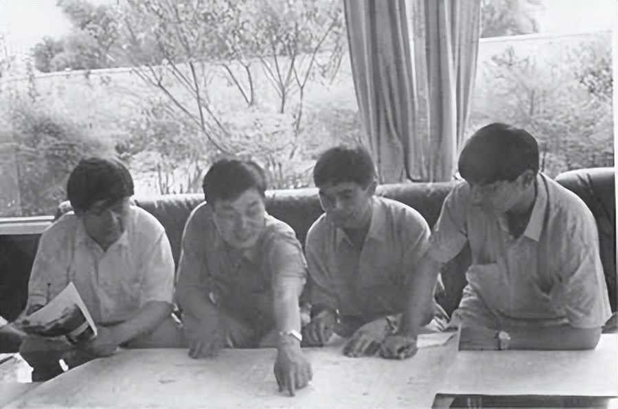 靠10万元发家的江苏首富,1000元起家的四川首富