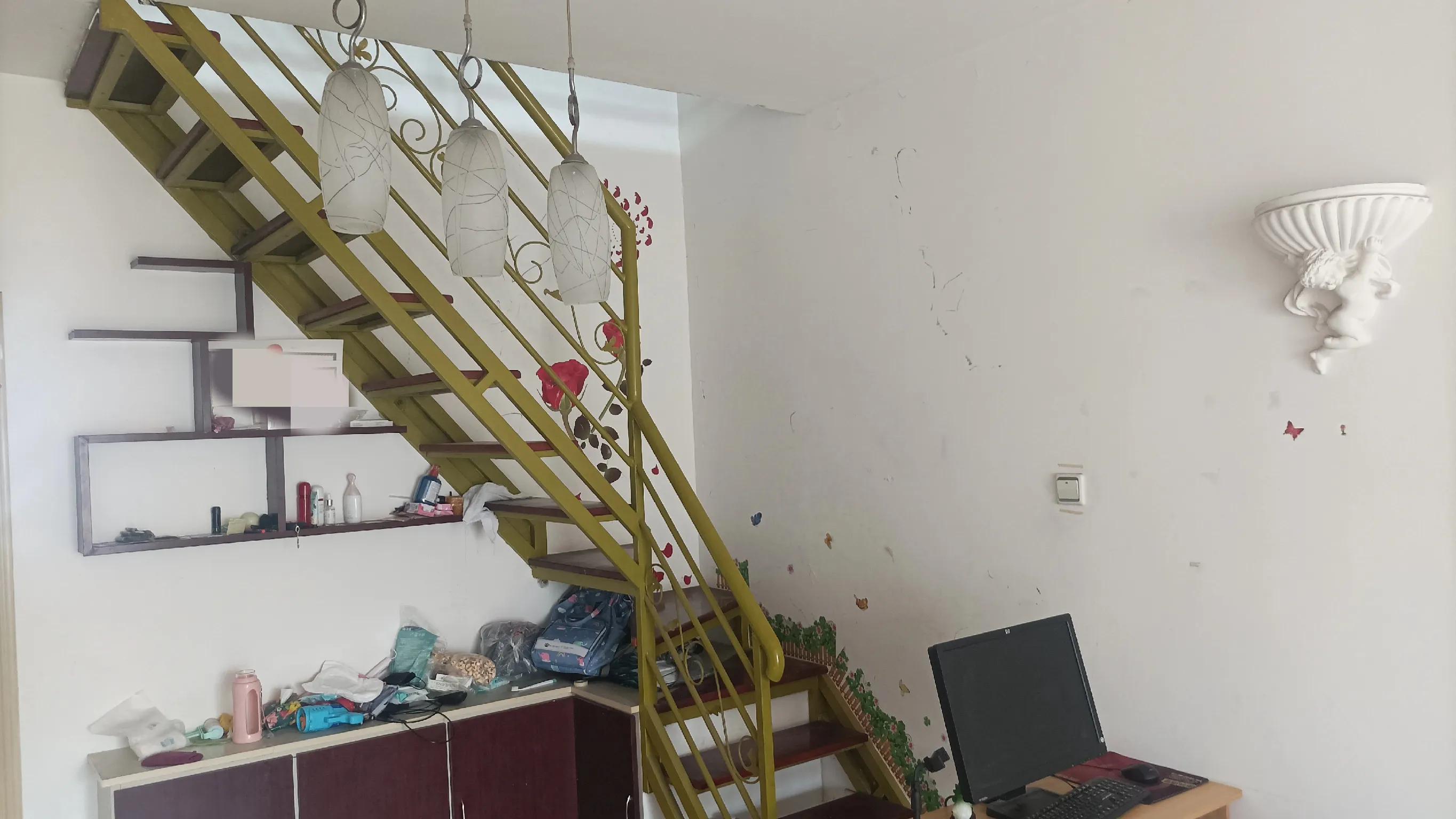 我，18年在潍坊花55万买的二手房，面积比别人多一倍，朋友羡慕了