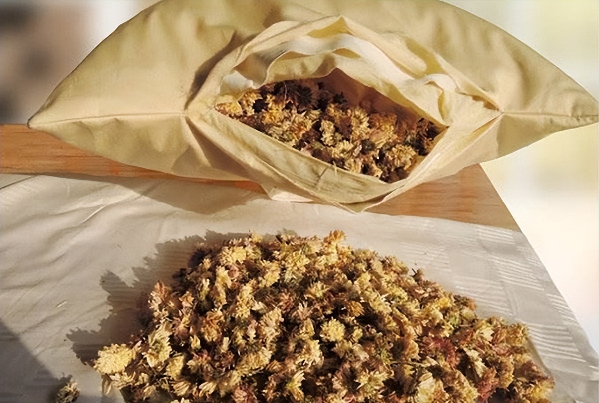 枕头里面装哪三种中药有助睡眠,什么中药做枕头睡觉对身体好