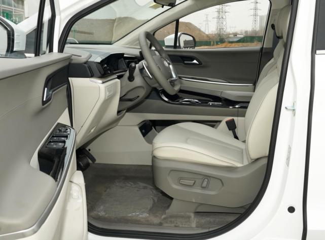 北京现代库斯途对比广汽传祺,传祺m8领秀和库斯途1.5t