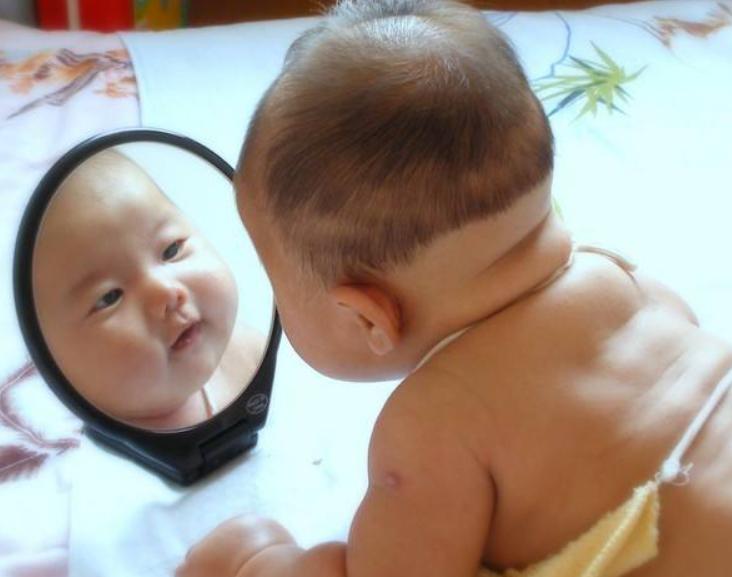 宝宝睡觉时大汗淋漓,宝宝睡着后满头大汗缺钙怎么补